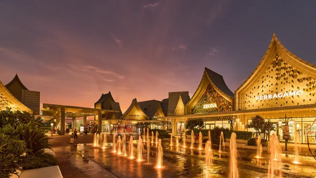 central village bangkok luxury outlet